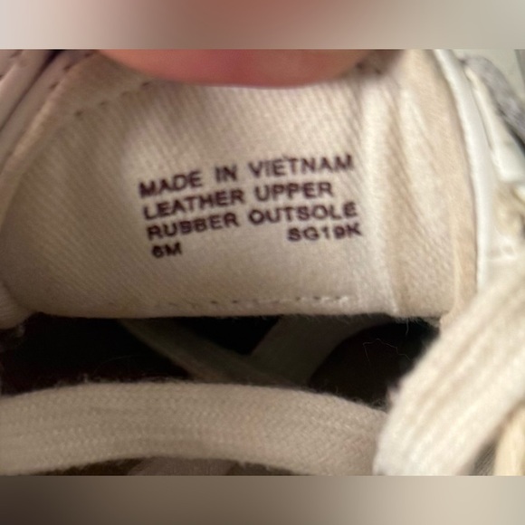 Michael Kors Allie Stride Trainer Bright White Sneakers Women sizes 6 EUC - Picture 8 of 8